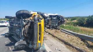 Χαλκιδική: Σφοδρή σύγκρουση τροχόσπιτου με φορτηγάκι στο ύψος των Γεωπονικών