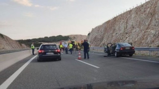 Ιονία Οδός: Όχημα παρέσυρε ζευγάρι μπροστά στα μάτια του παιδιού τους
