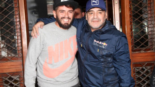 «Σκότωσαν τον πατέρα μου, έχω μια ιδέα ποιος το έκανε» λέει ο γιος του Μαραντόνα