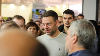 Βίντεο του Κασσελάκη στο TikTok πριν παρουσιαστεί στον στρατό - Με ΣΥΡΙΖΑ κούρεμα και τραγούδι του Ζαμπέτα