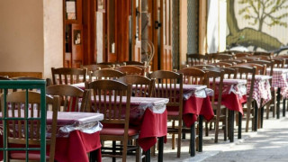 Δήμος Θεσσαλονίκης: Ξεκινά η επιχείρηση “σκούπα” για τραπεζοκαθίσματα που καταπατούν δημόσιο χώρο