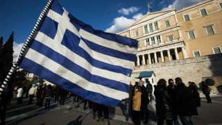 8 στους 10 Έλληνες δύσπιστοι απέναντι στην κυβέρνηση και τα ΜΜΕ