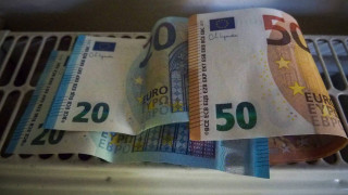 Επίδομα 300€: Ποιοι το δικαιούνται