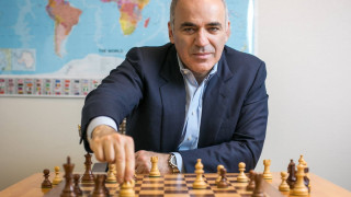 Ρωσία: Οι αρχές συνέλαβαν ... ερήμην του τον Γκάρι Κασπάροφ με την κατηγορία του ξένου πράκτορα