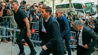 Αθωώνεται ο Μέσι, το δικαστήριο εισηγείται ποινή για τον πατέρα του