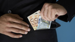 Θεσσαλονίκη: Σύλληψη απατεώνα που πλαστογραφούσε υπογραφές τραπεζικών