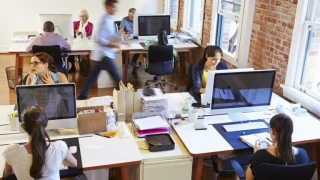 Μισθωτοί: 28% αύξηση στον μέσο μισθό, 118% αύξηση στον φόρο εισοδήματος