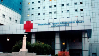 Τραγωδία στον Βόλο: Τον αναζητούσαν οι φίλοι του και τον βρήκαν νεκρό στον φωταγωγό