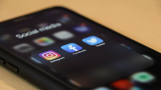 Σοκαριστική έρευνα για τα social media: Σήψη εγκεφάλου προκαλεί το TikTok