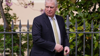 Ανήσυχος από τη σύλληψη Άντριου ο βασιλιάς Κάρολος: Πόσα θα κρατηθεί ο 66χρονος