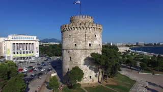 Θεσσαλονίκη: 35χρονη έπεσε στη θάλασσα στο ύψος του Λευκού Πύργου