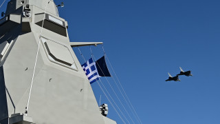Ρίχνουν «άγκυρα» στην Κύπρο ελληνικά μαχητικά και φρεγάτες